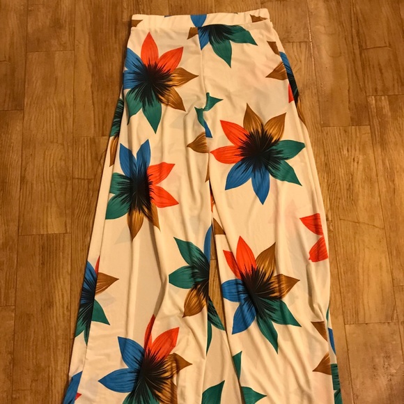 Floral pants with Thigh High Slit on sides - Picture 3 of 8